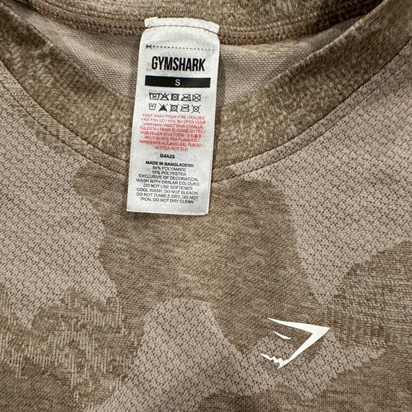 Gymshark women’s vital camo long sleeve shirt - Picture 5 of 6